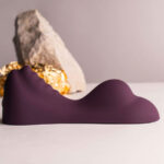 ROCKS-OFF - VIBRATEUR ASSIS VIOLET RUBY GLOW – Image 4