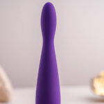 ROCKS-OFF - PETITE SENSATIONS TEAZER VIBRATEUR PLUG ANAL VIOLET – Image 4